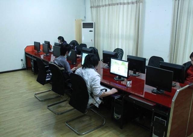 你认为游戏代练工作室靠代打赚钱吗？!